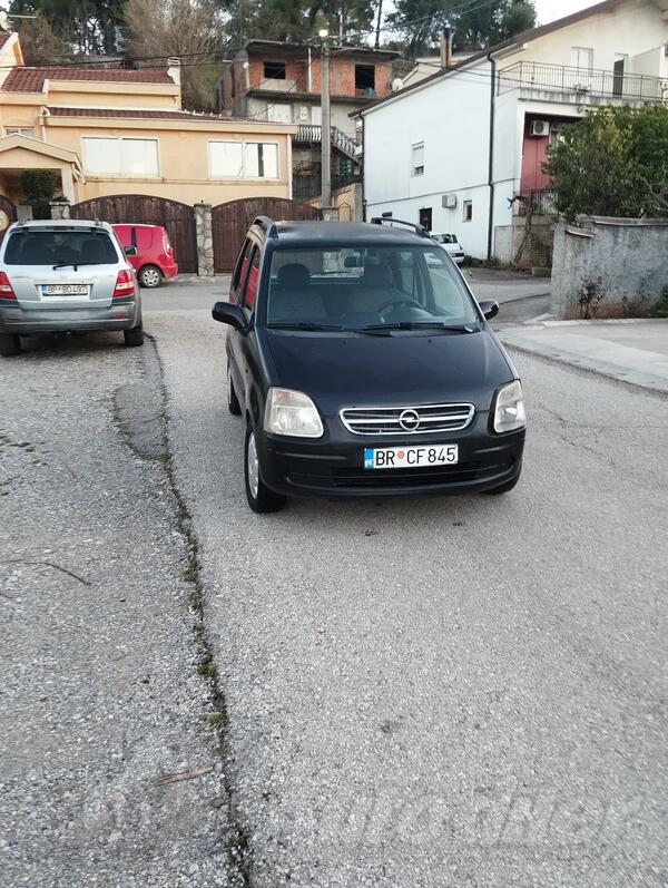 Opel - Agila - 1.0.benzin.