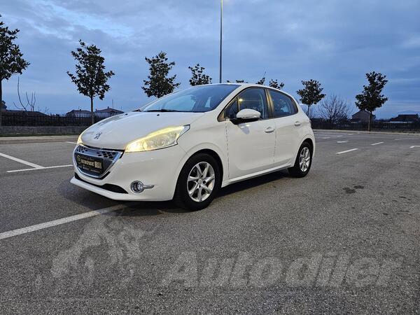 Peugeot - 208 - 1,4 HDI