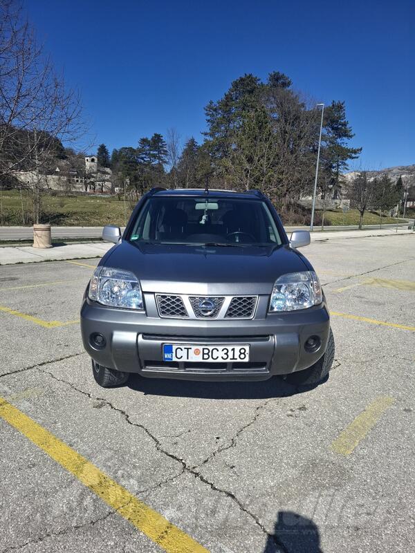 Nissan - X-Trail - 2.2 dci⁸