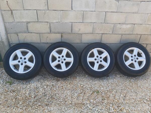 Fabričke felne i 5x114.3 gume