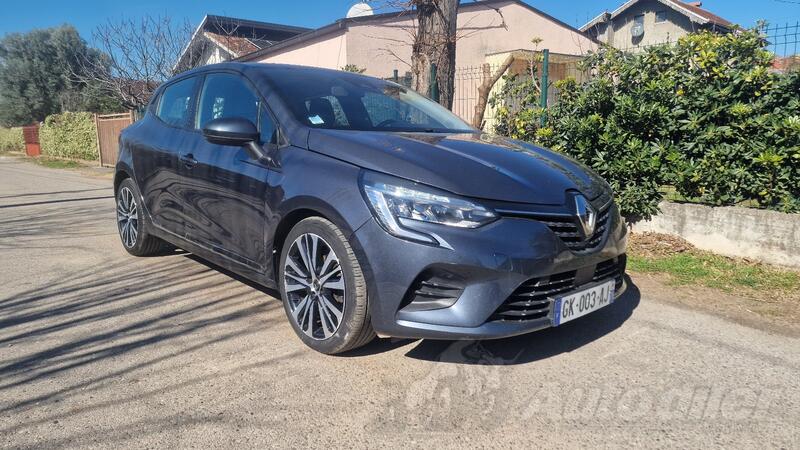 Renault - Clio - 1