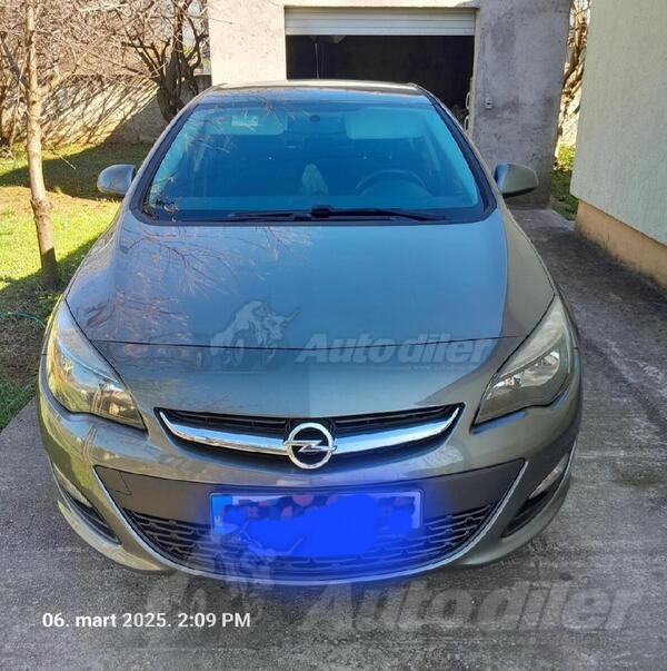 Opel - Astra - 1.4 Turbo