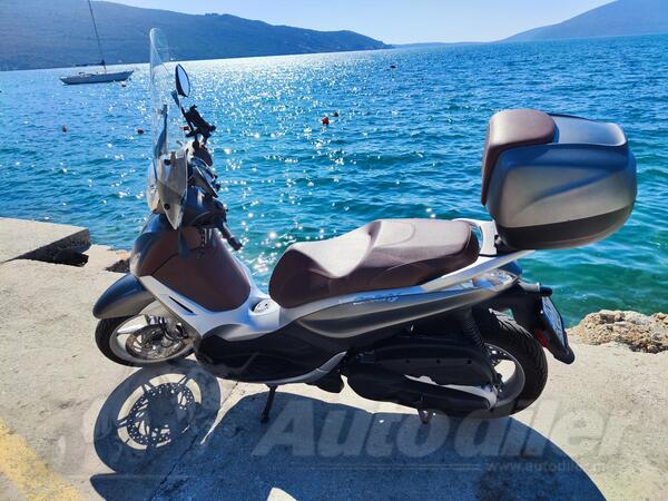 Piaggio - Beverly 350 ST