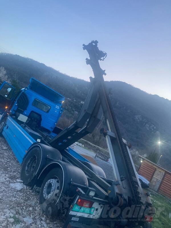 Volvo - Sistem za navlacenje kontejnera