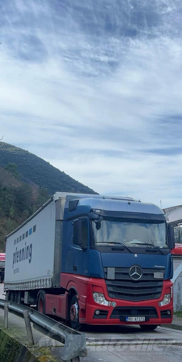 Mercedes Benz - 1842