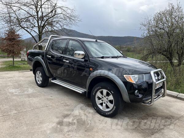 Mitsubishi - L200 - 2.5td