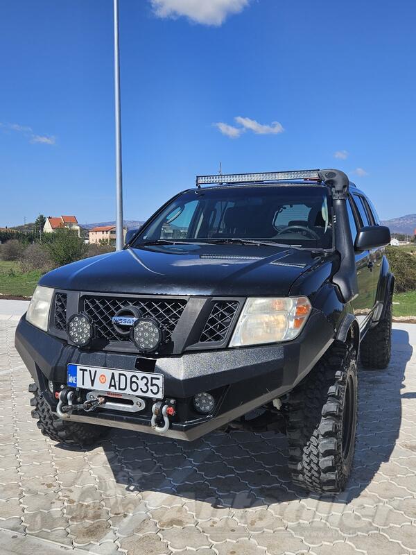 Nissan - Pathfinder
