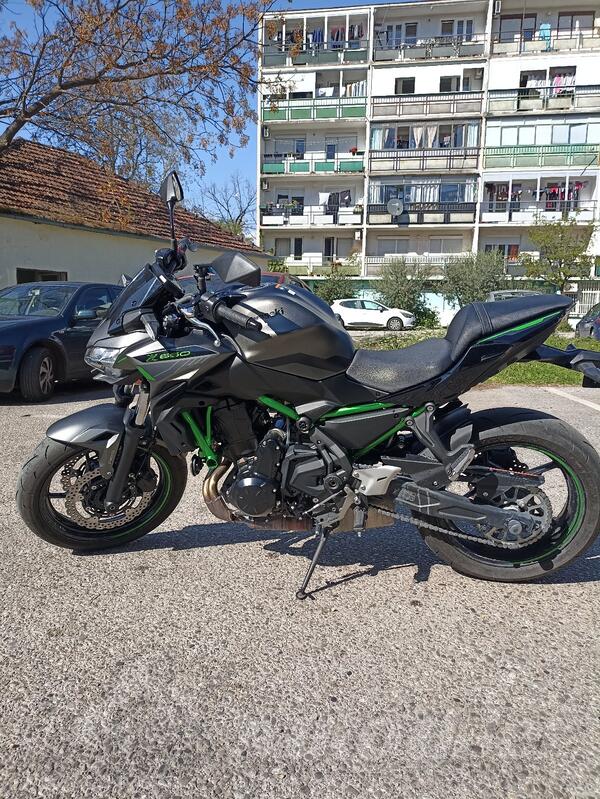 Kawasaki - Z650
