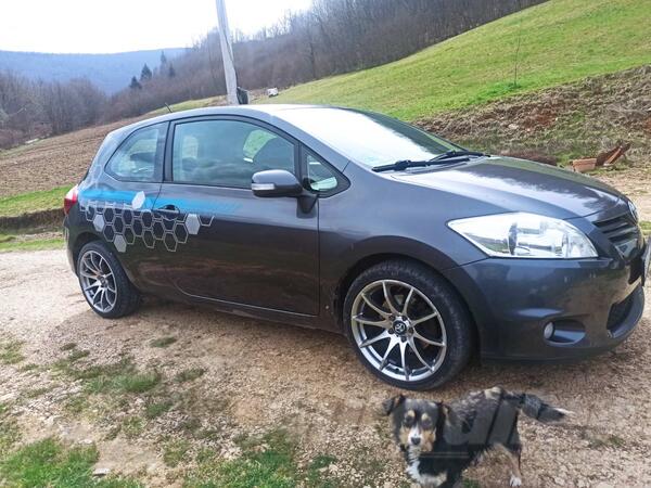 Toyota - Auris - 2.0 d4d
