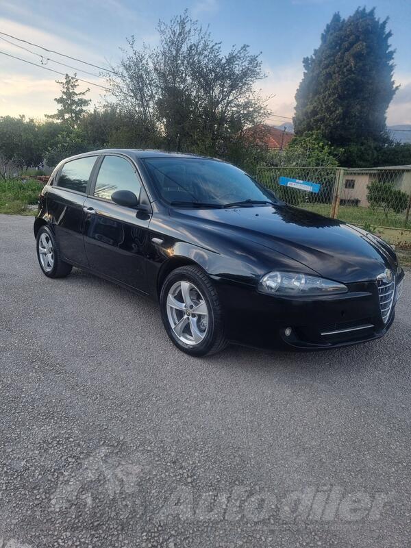 Alfa Romeo - 147