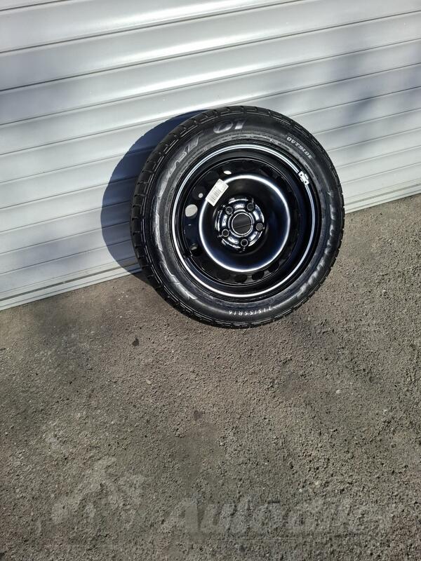 Fabričke felne i fabrička felna W gume