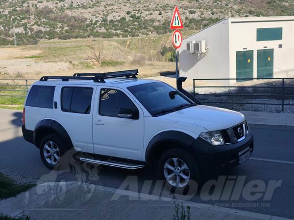 Nissan - Pathfinder - 2.5