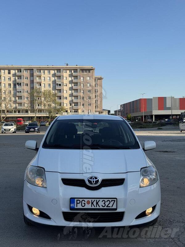 Toyota - Auris - 1.6 i