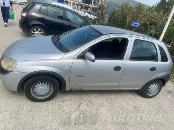 Opel - Corsa - 1.2 benz 16v