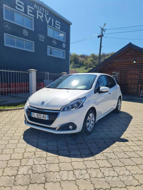 Peugeot - 208 - 1.5HDI ALLUR