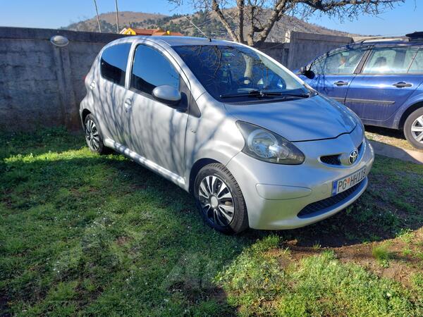 Toyota - Aygo - 1.4 HDI 40 kw dizel manuel menjač _klima