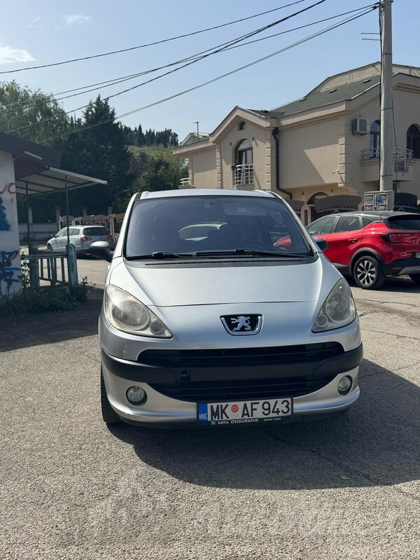 Peugeot - 1007 - 1.4