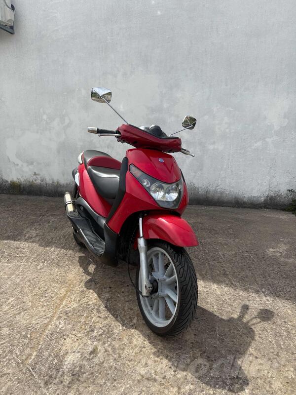 Piaggio - Beverly 250