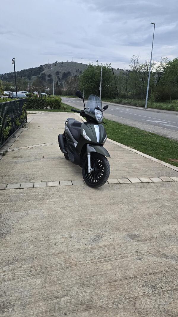Piaggio - beverly 300s