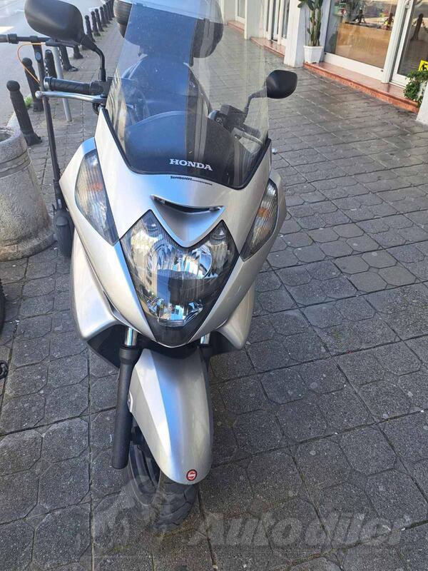 Honda - Silver wing