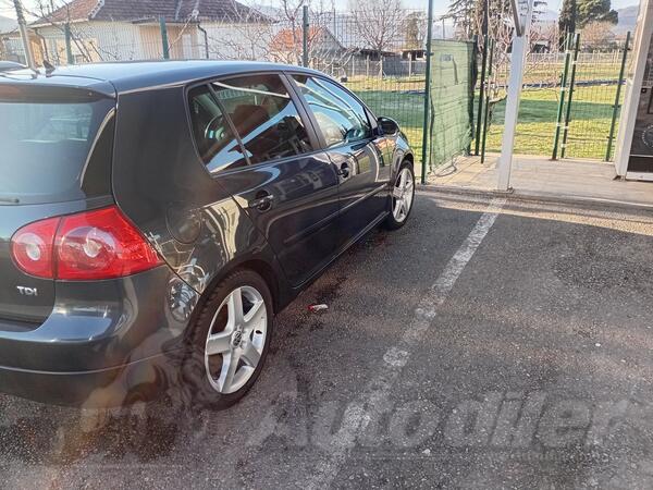 Volkswagen - Golf 5 - 1.9