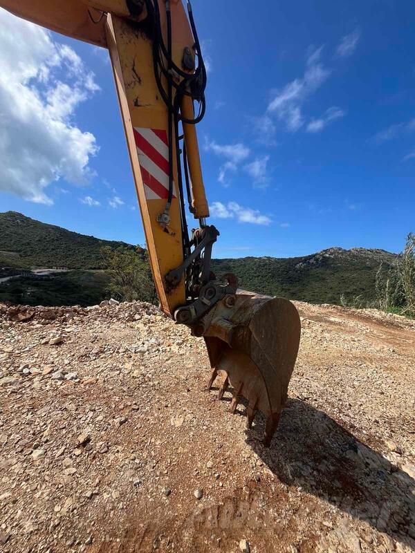 Liebherr - 900