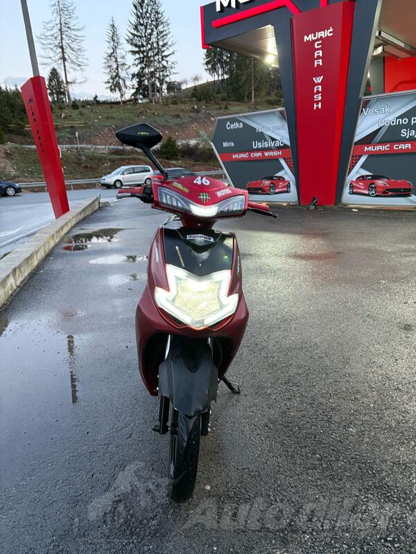 E-Max - Maximus eagle turbo elektricni skuter