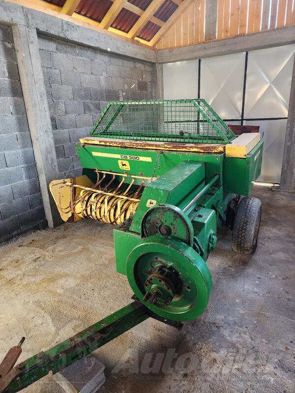 John Deere - CB 300
