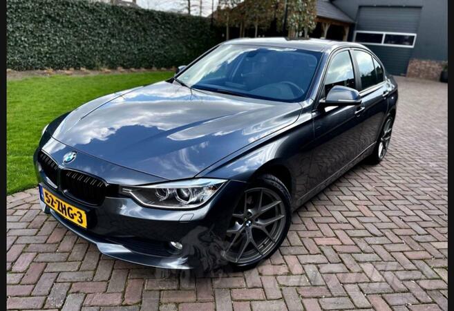 BMW - 320 - 320
