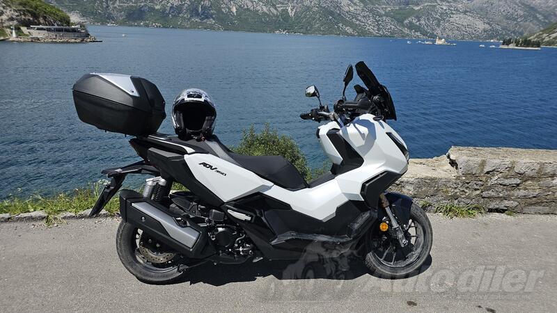 Honda - Adv 350