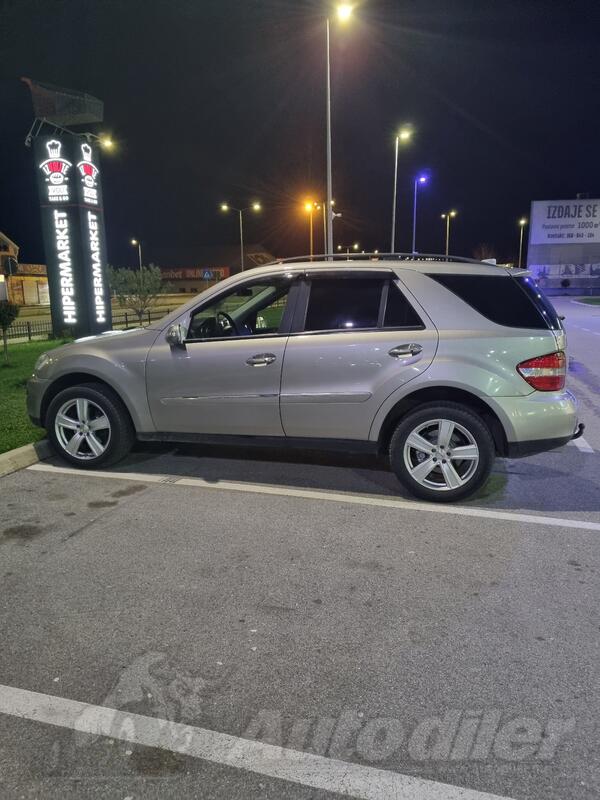 Mercedes Benz - ML 320 - 320