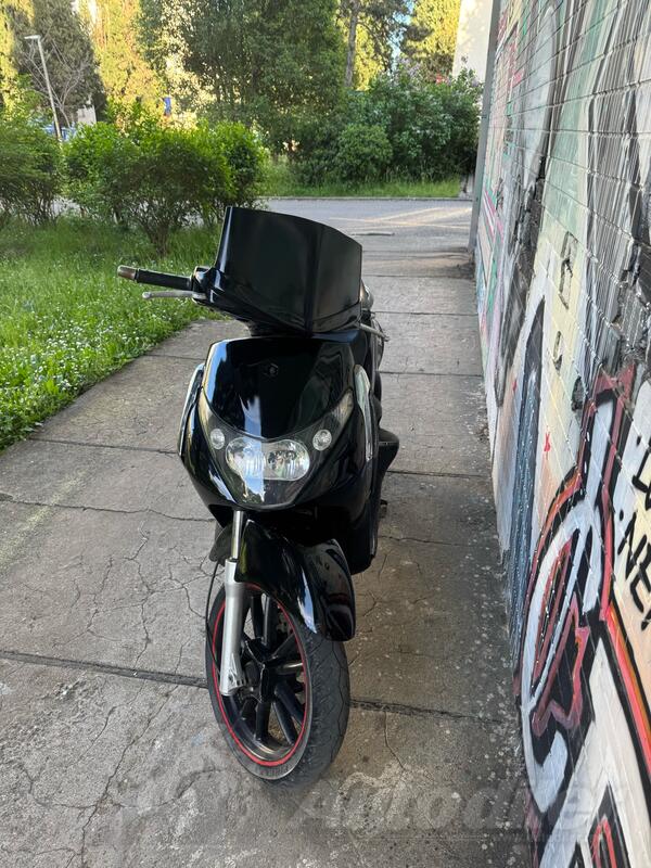 Piaggio - Beverly 250