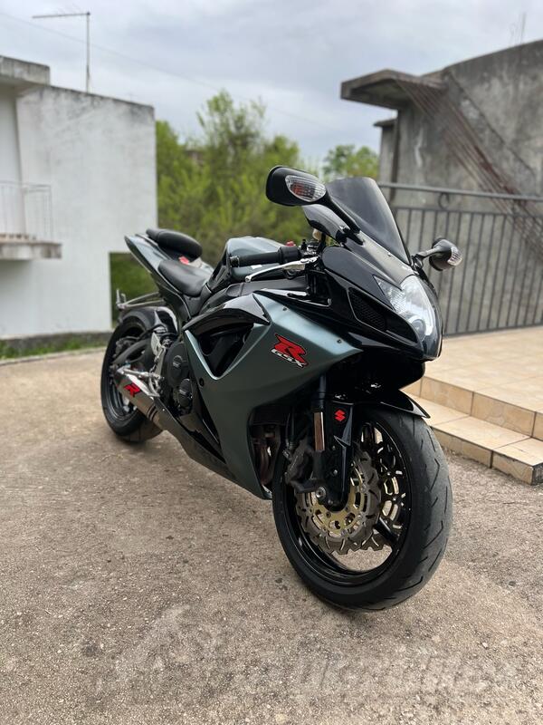 Suzuki - GSX-R 750