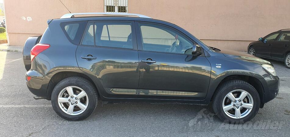 Toyota - RAV 4 - 2.2 D-4D