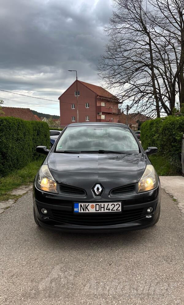 Renault - Clio - 1.5 dci