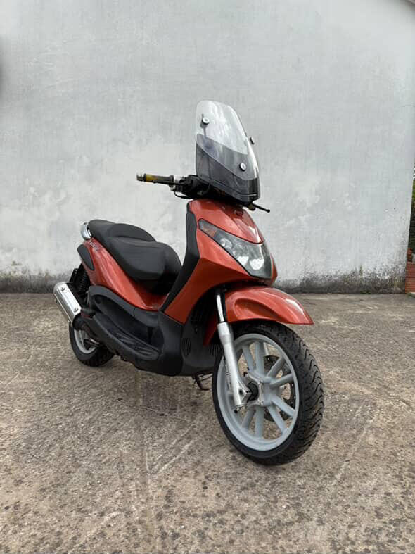 Piaggio - Beverly 200