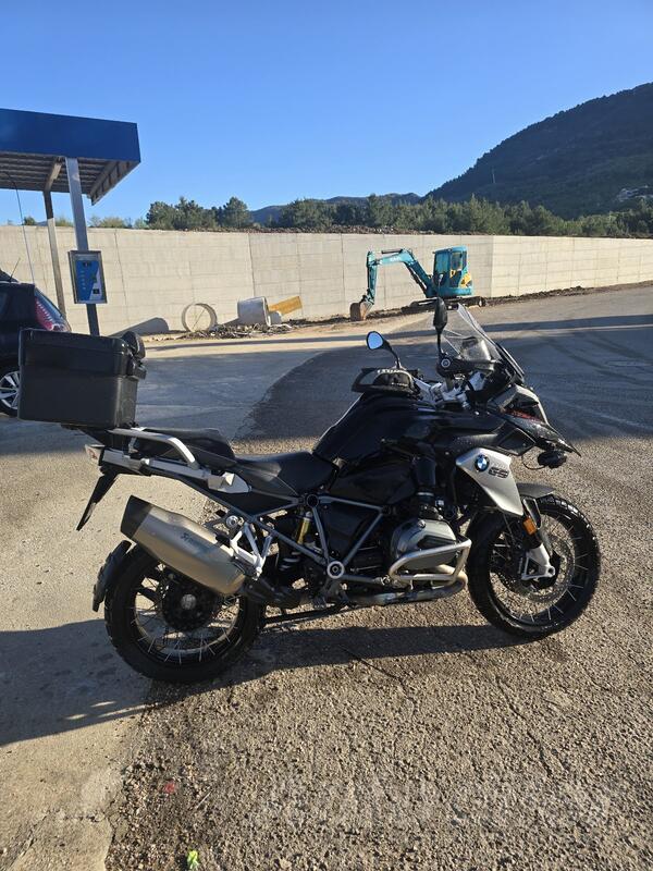 BMW - gs triple black