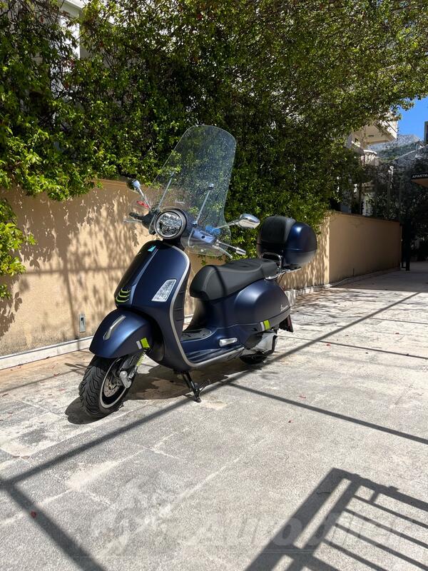 Piaggio - Vespa GTS SuperTeach 300 HPE
