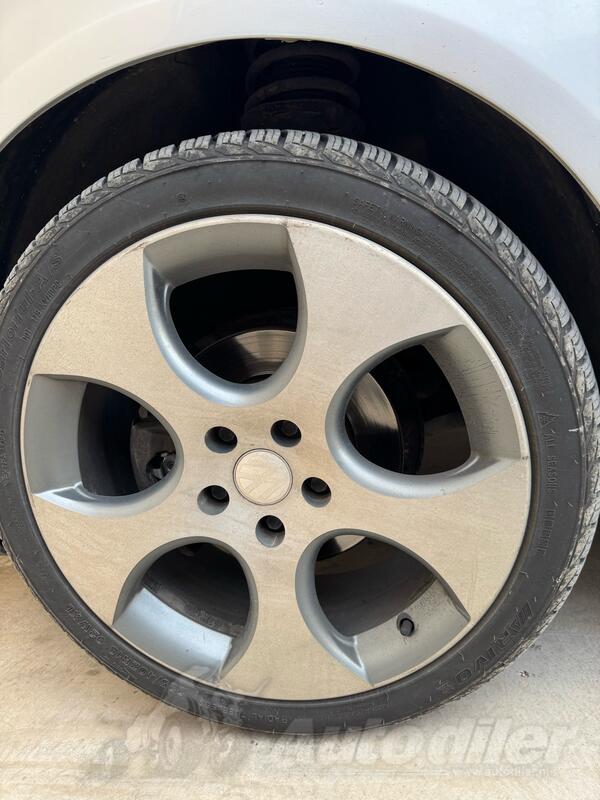 DEZENT felne i Carlorful as gume