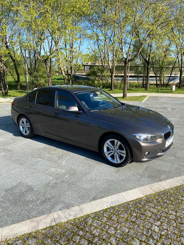 BMW - 318 - F30