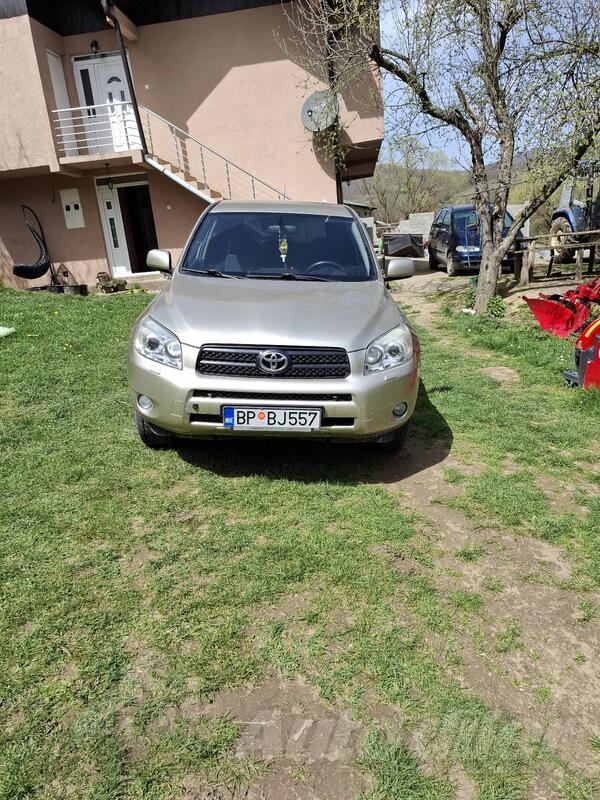 Toyota - RAV 4