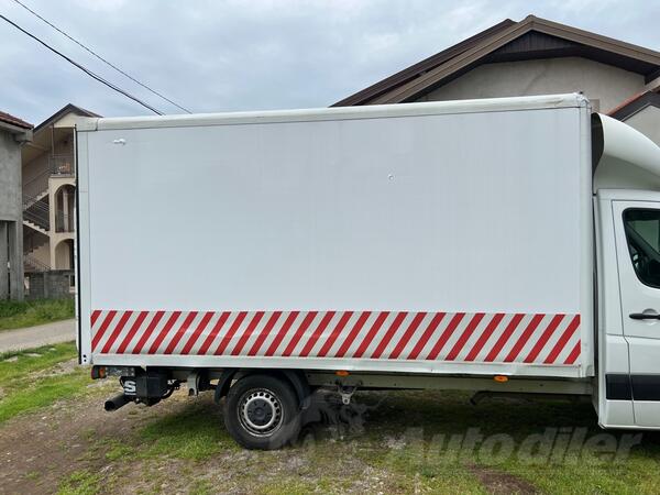 Mercedes Benz - Sanduk sa rampom od Mercedesa Sprintera