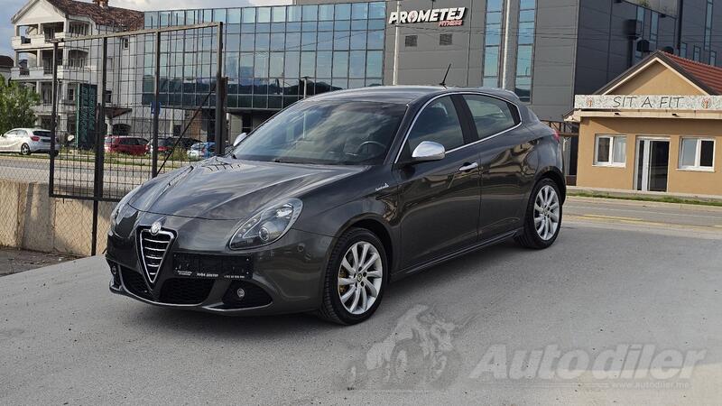 Alfa Romeo - Giulietta - QV LINE 2.0
