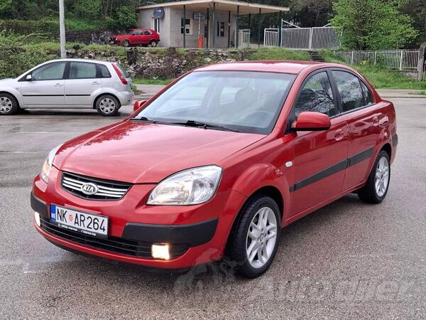 Kia - Rio - Benzin