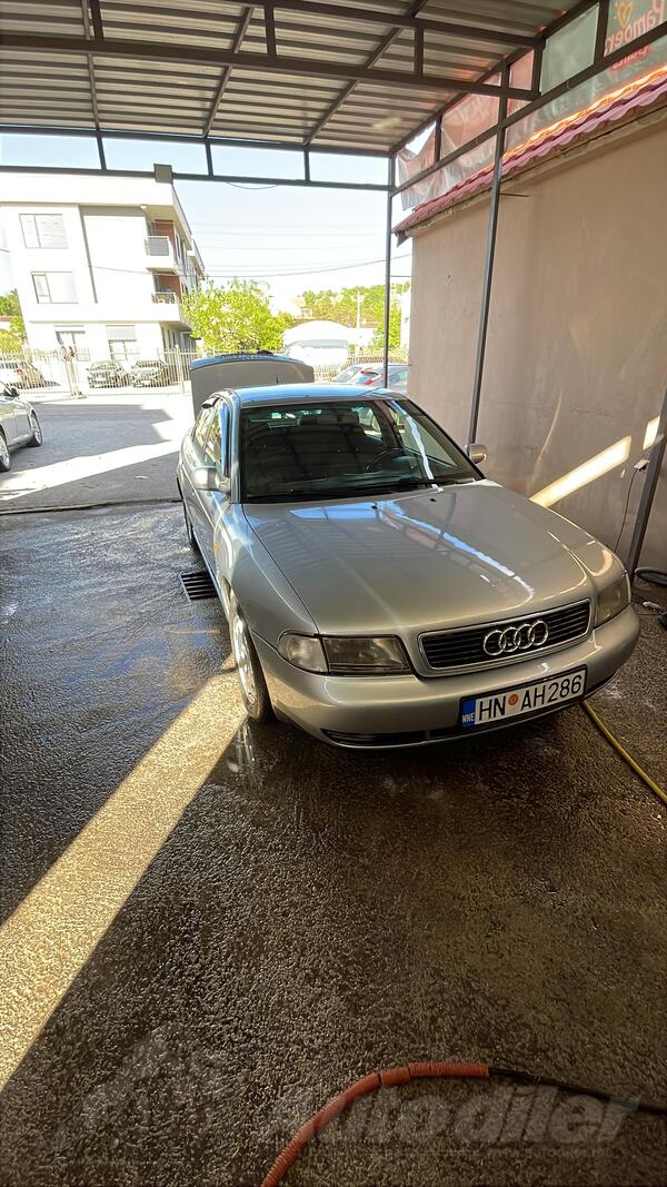 Audi - A4 - 1.8 Benzin