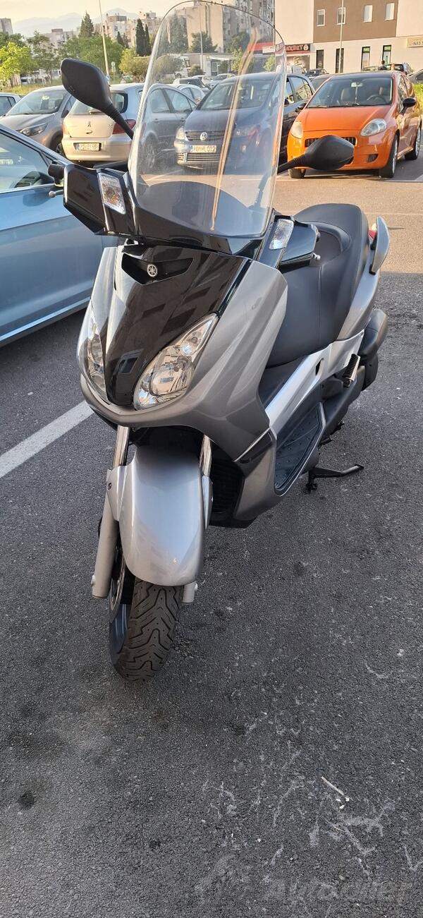 Yamaha - x max 250