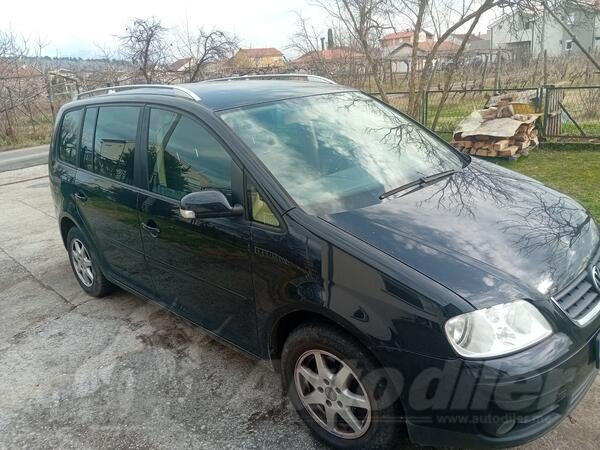 Volkswagen - Touran - 2.o tdi