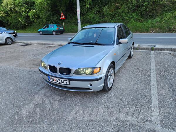 BMW - 320