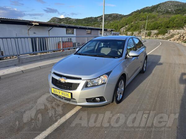 Chevrolet - Cruze - 2.0 Turbo diesel 120kw