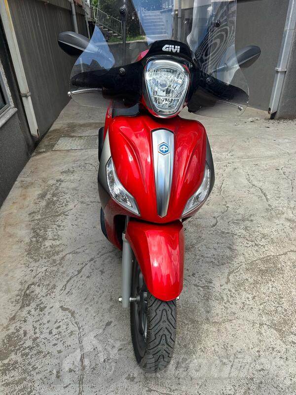 Piaggio - Medley 125